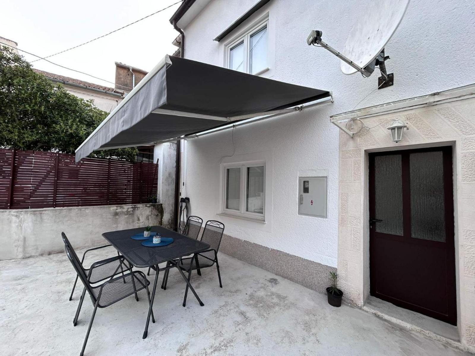 Holiday Home Omišalj Eksteriør billede