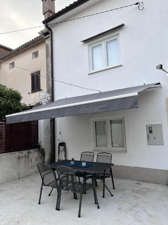Holiday Home Omišalj Eksteriør billede
